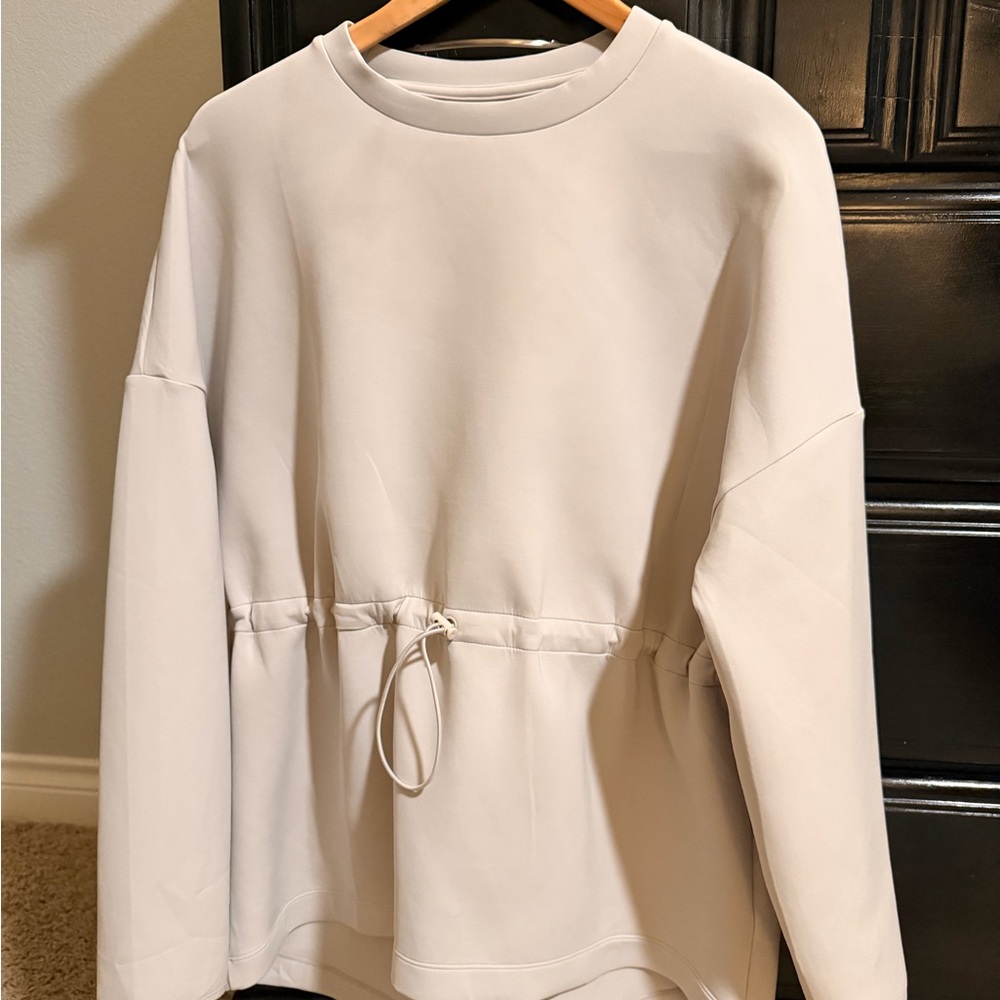 Sweaty Betty Drawstring-Waist Pullover Sweatshirt in Dove Grey